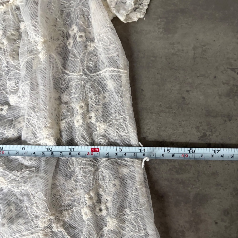 Rue21 Cream Lace Mesh Floral Embroidered Henley Top Medium - Picture 4 of 5